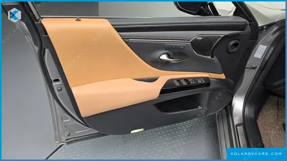 LEXUS ES EXECUTIVE