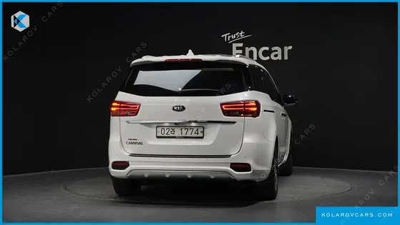 KIA CARNIVAL 9-SEATER NOBLESSE
