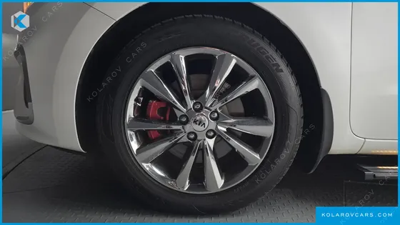 KIA CARNIVAL 9-SEATER NOBLESSE