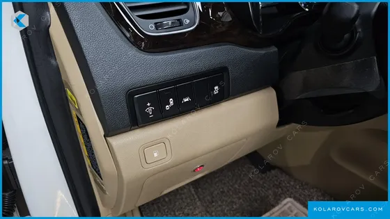 KIA CARNIVAL 9-SEATER NOBLESSE