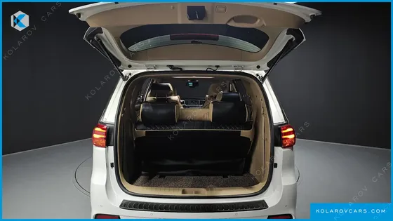 KIA CARNIVAL 9-SEATER NOBLESSE