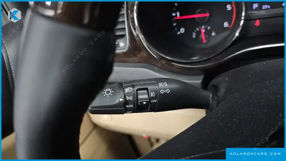 KIA CARNIVAL 9-SEATER NOBLESSE