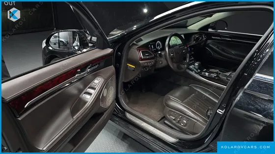 GENESIS EQ900 5.0 GDI AWD LIMOUSINE