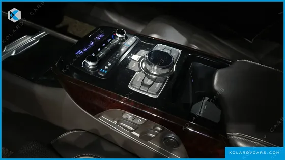 GENESIS EQ900 5.0 GDI AWD LIMOUSINE