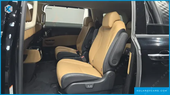 KIA CARNIVAL GASOLINE 9-SEATER NOBLESSE