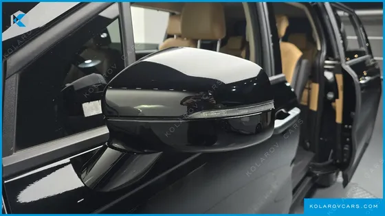 KIA CARNIVAL GASOLINE 9-SEATER NOBLESSE