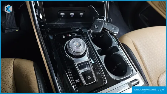 KIA CARNIVAL DIESEL 7-SEATER NOBLESSE