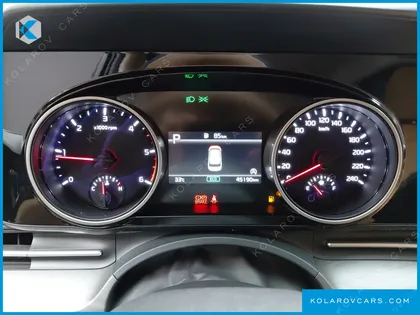 KIA CARNIVAL DIESEL 9-SEATER PRESTIGE