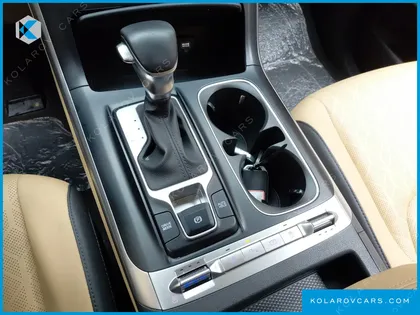 KIA CARNIVAL DIESEL 9-SEATER PRESTIGE