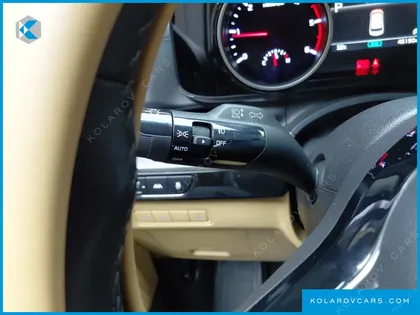 KIA CARNIVAL DIESEL 9-SEATER PRESTIGE