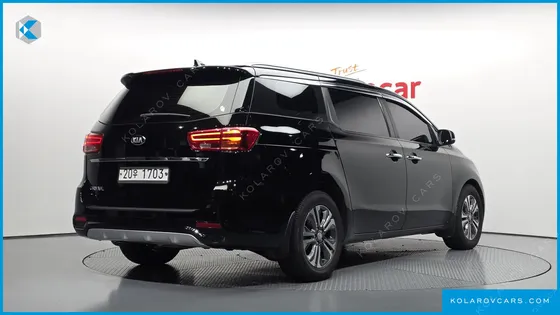 KIA CARNIVAL 9-SEATER LUXURY
