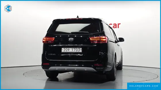 KIA CARNIVAL 9-SEATER LUXURY