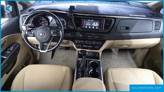 KIA CARNIVAL 9-SEATER LUXURY