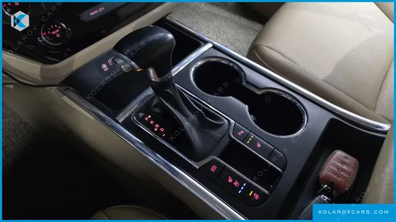 KIA CARNIVAL 9-SEATER LUXURY