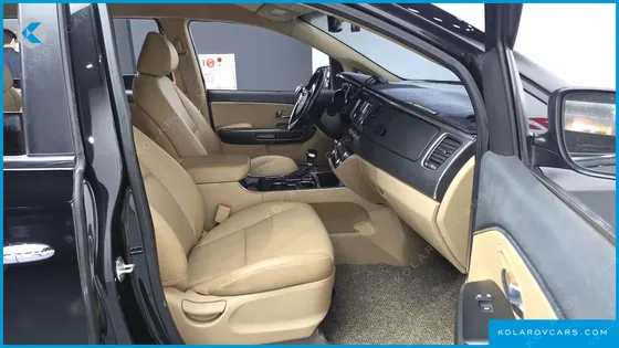 KIA CARNIVAL 9-SEATER LUXURY