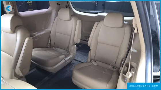 KIA CARNIVAL 9-SEATER LUXURY