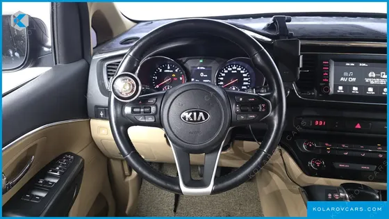 KIA CARNIVAL 9-SEATER LUXURY