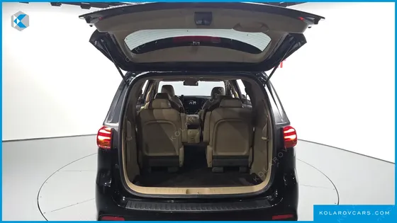 KIA CARNIVAL 9-SEATER LUXURY