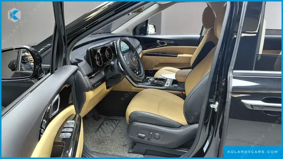 KIA CARNIVAL DIESEL 9-SEATER NOBLESSE