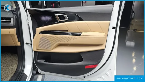 KIA CARNIVAL GASOLINE 9-SEATER SIGNATURE