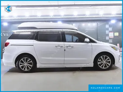 KIA CARNIVAL GASOLINE 7-SEATER HI-LIMOUSINE