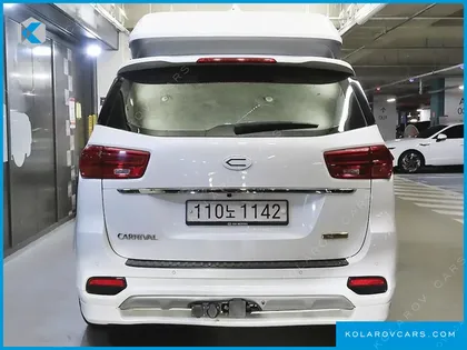 KIA CARNIVAL GASOLINE 7-SEATER HI-LIMOUSINE