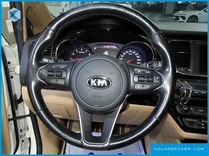 KIA CARNIVAL GASOLINE 7-SEATER HI-LIMOUSINE
