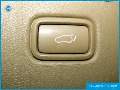 KIA CARNIVAL GASOLINE 7-SEATER HI-LIMOUSINE