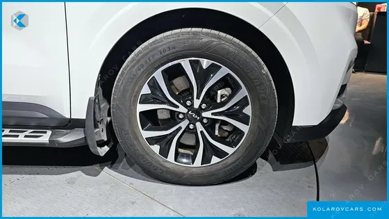 KIA CARNIVAL DIESEL 9-SEATER PRESTIGE