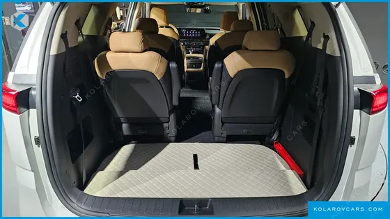 KIA CARNIVAL DIESEL 9-SEATER PRESTIGE
