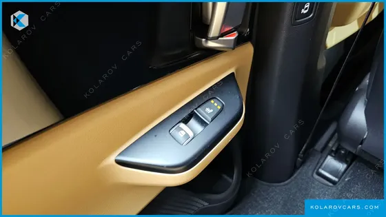 KIA CARNIVAL DIESEL 9-SEATER PRESTIGE