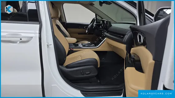 KIA CARNIVAL DIESEL 9-SEATER NOBLESSE