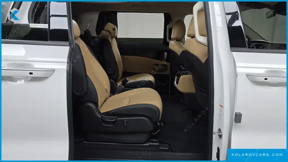 KIA CARNIVAL DIESEL 9-SEATER NOBLESSE