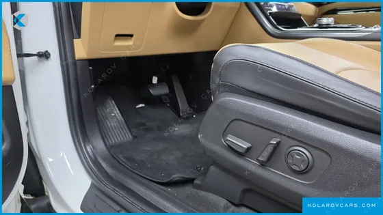 KIA CARNIVAL DIESEL 9-SEATER NOBLESSE