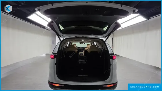 KIA CARNIVAL DIESEL 9-SEATER NOBLESSE