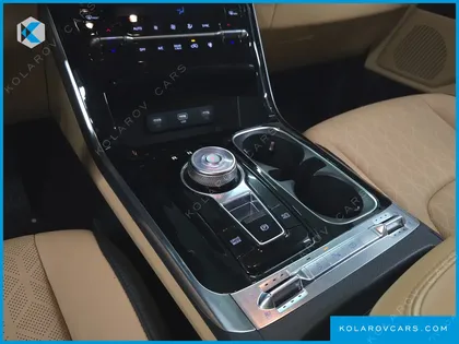 KIA CARNIVAL GASOLINE 9-SEATER NOBLESSE