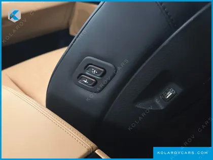 KIA CARNIVAL GASOLINE 9-SEATER NOBLESSE