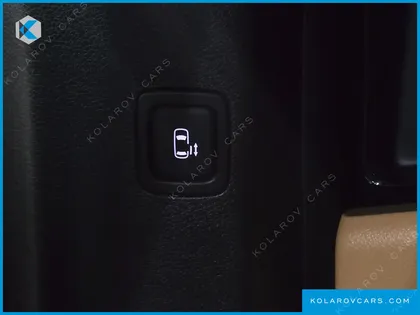 KIA CARNIVAL GASOLINE 9-SEATER NOBLESSE