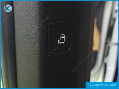 KIA CARNIVAL GASOLINE 9-SEATER PRESTIGE