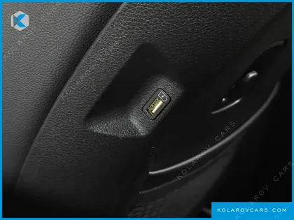 KIA CARNIVAL GASOLINE 9-SEATER PRESTIGE