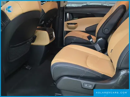 KIA CARNIVAL GASOLINE 9-SEATER PRESTIGE