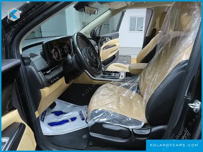 KIA CARNIVAL DIESEL 9-SEATER PRESTIGE