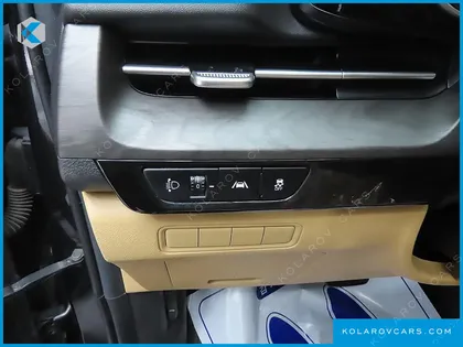 KIA CARNIVAL DIESEL 9-SEATER PRESTIGE