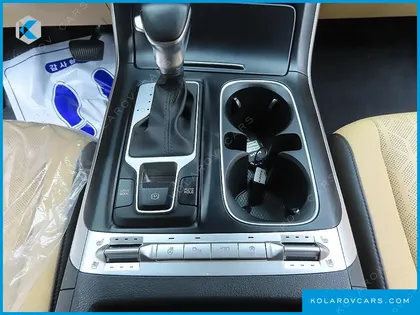KIA CARNIVAL DIESEL 9-SEATER PRESTIGE