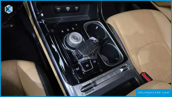 KIA CARNIVAL DIESEL 9-SEATER NOBLESSE