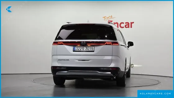 KIA CARNIVAL DIESEL 9-SEATER SIGNATURE