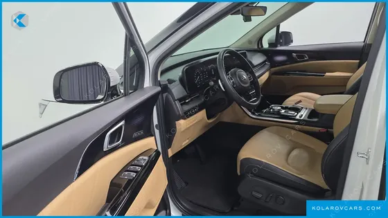 KIA CARNIVAL DIESEL 9-SEATER SIGNATURE