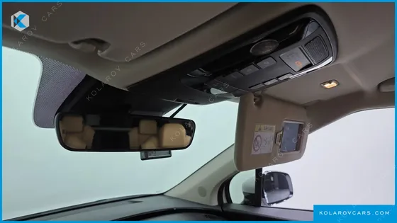 KIA CARNIVAL DIESEL 9-SEATER SIGNATURE