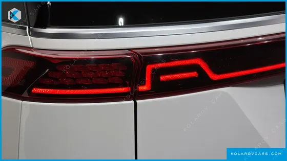 KIA CARNIVAL DIESEL 9-SEATER SIGNATURE