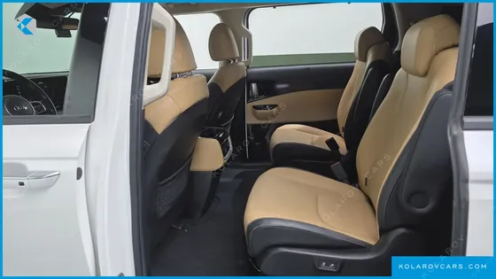 KIA CARNIVAL DIESEL 9-SEATER SIGNATURE